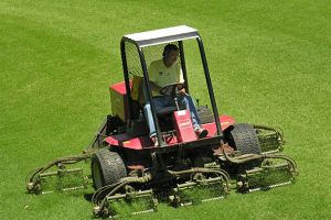 Golf course lawn mower